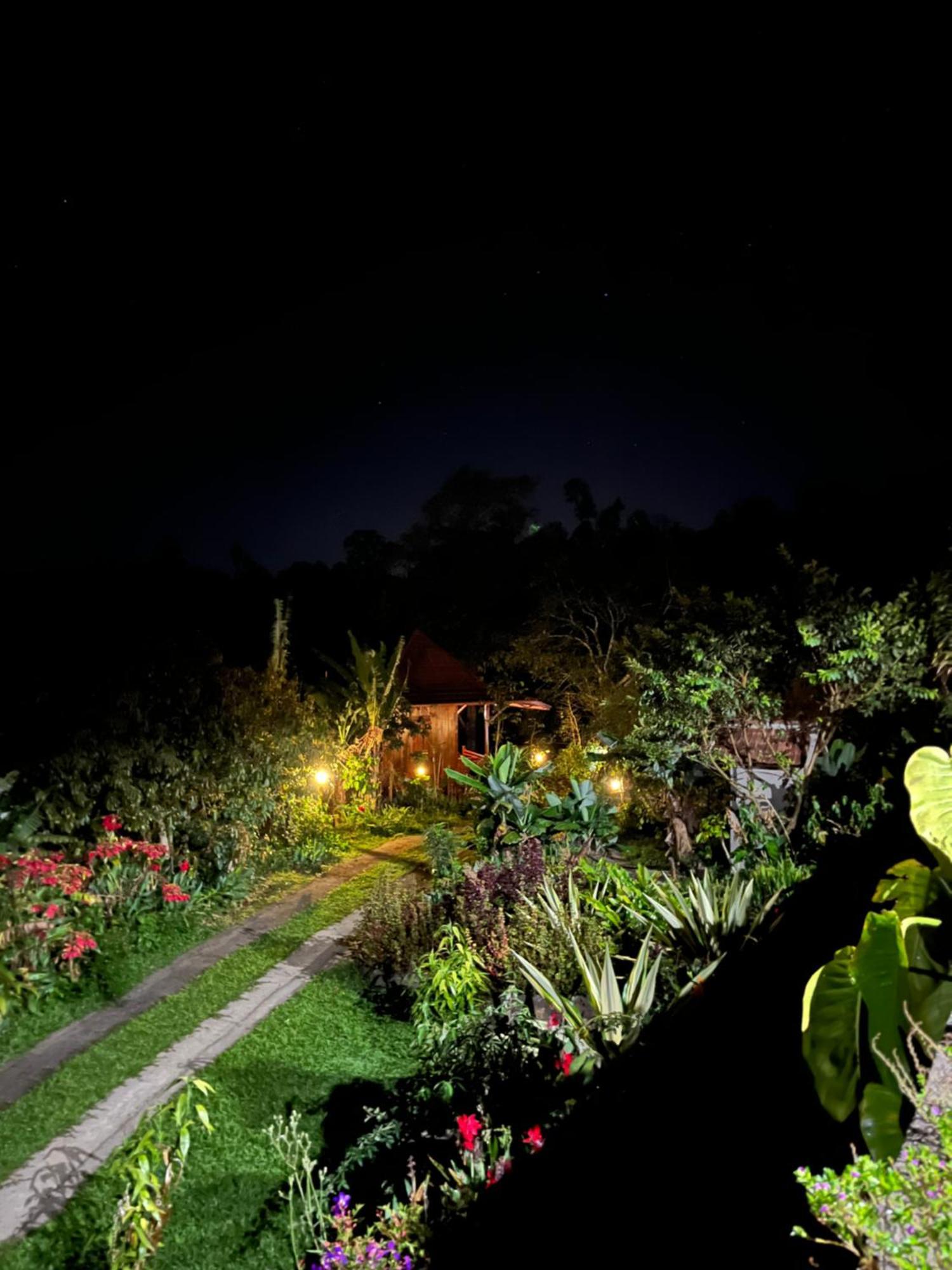 Manigelang Villa Мундук Экстерьер фото